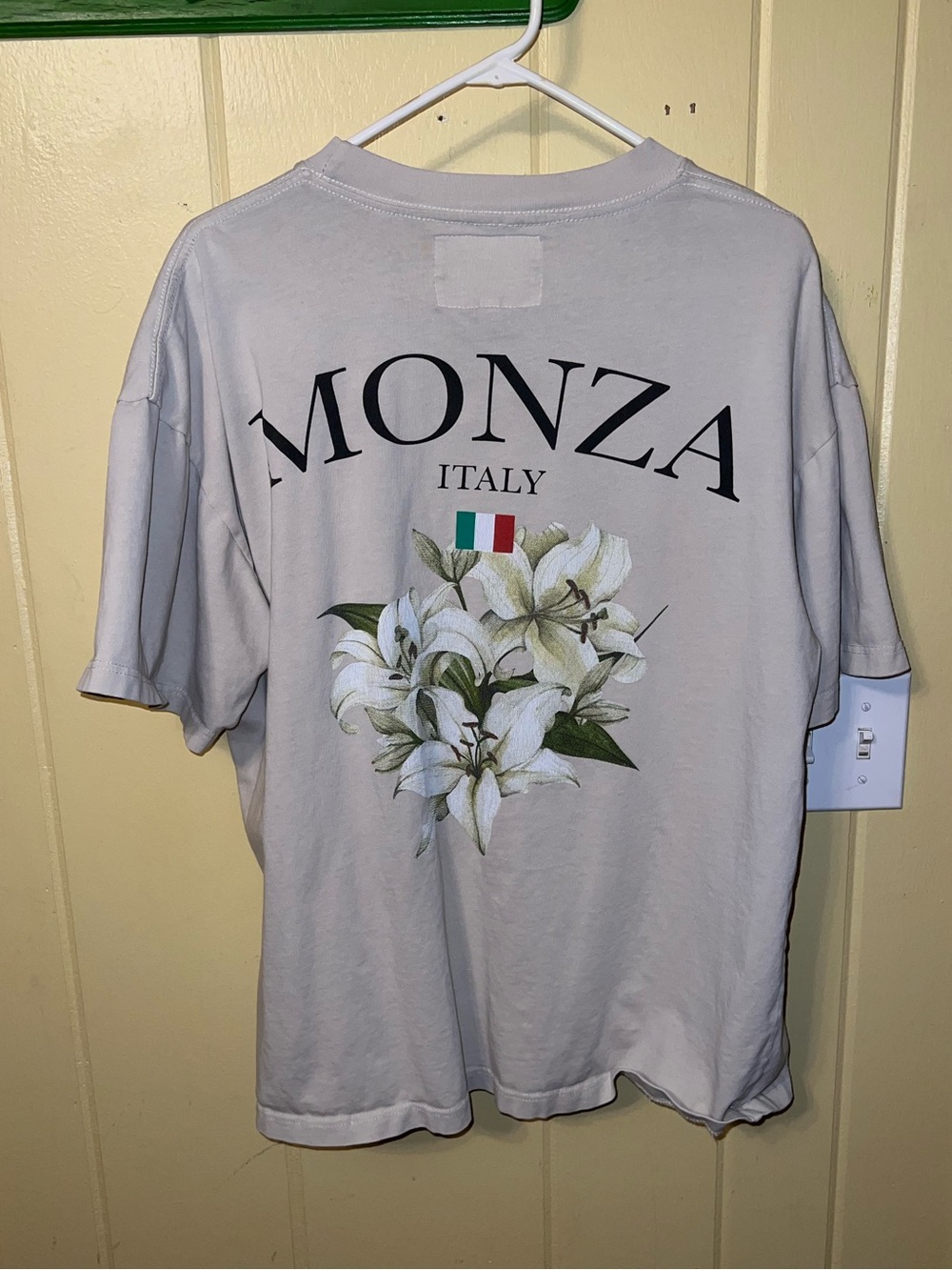 Formula 1 x PacSun Monza Italy Cream Graphic Crew Short Sleeve Shirt Size XL - Picture 4 of 7